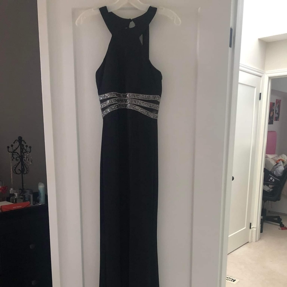Black Long Formal Gown - Picture 1 of 3
